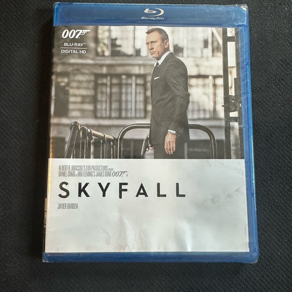 Skyfall 007 Blu-ray Disc BRAND NEW